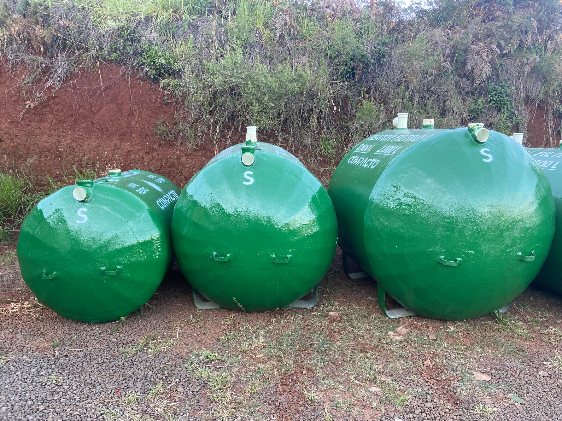 Linha de tanques compactos